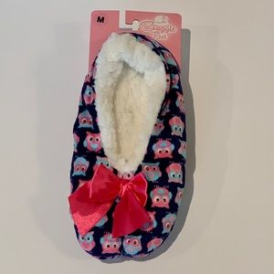 Snuggle Feet Slippers NWT